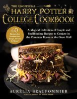 Книга кулінарна Harry Potter College Cookbook: A Magical Collection of Simple and Spellbinding Recipes (Eng)