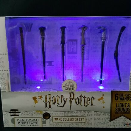Harry Potter LIGHT and SOUND Wand Collector Set Гаррі Поттер Набір паличок зі звуком і світлом
