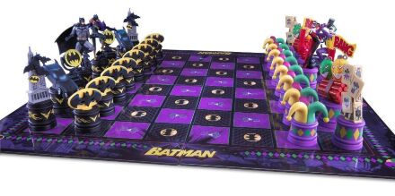 Шахи Бетмен The Batman Chess Set (The Dark Knight vs The Joker)