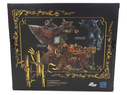 WORLD OF WARCRAFT: Pandaren Brewmaster Deluxe Action Figure