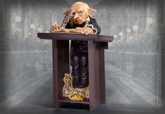 Статуэтка Harry Potter Noble Collection - Magical Creatures No. 10 - Gringotts Goblin